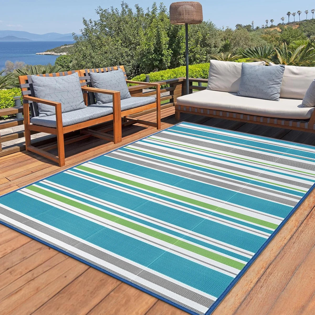 Indoor Outdoor Single Layer Waterproof Reversible Plastic Straw Patio Rugs PP Material Striped Style Carpets Picnic Mat Name to come later